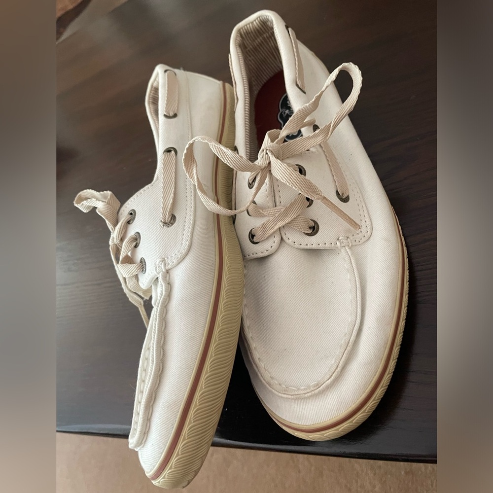 Sperry Topsiders Women’s 10 White Worn for less than a half hour in the house